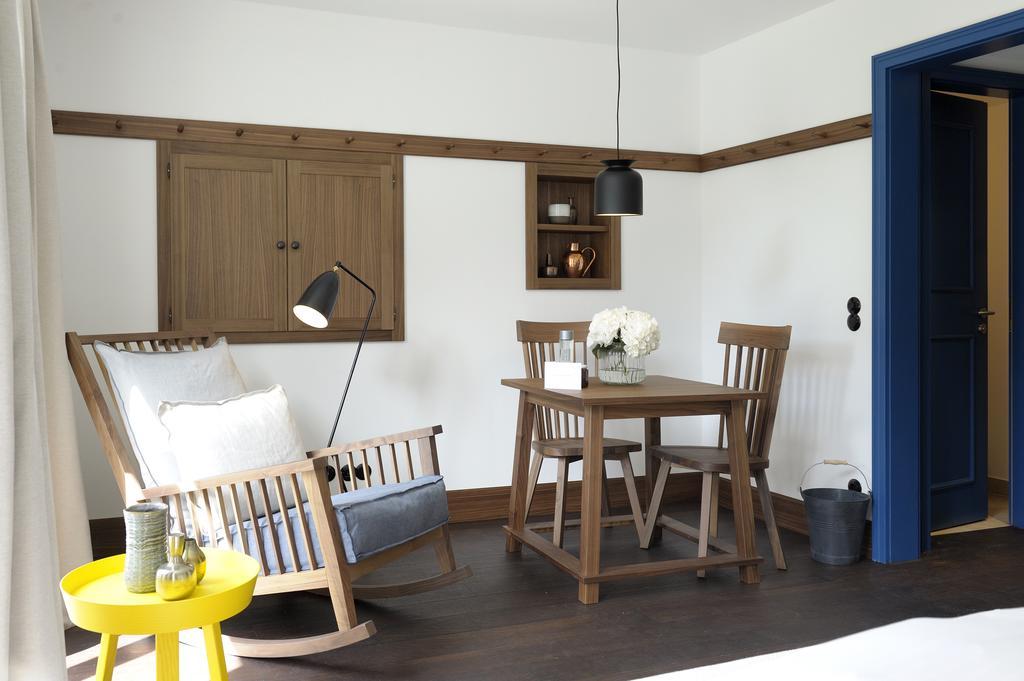 Double Room Building Quirin