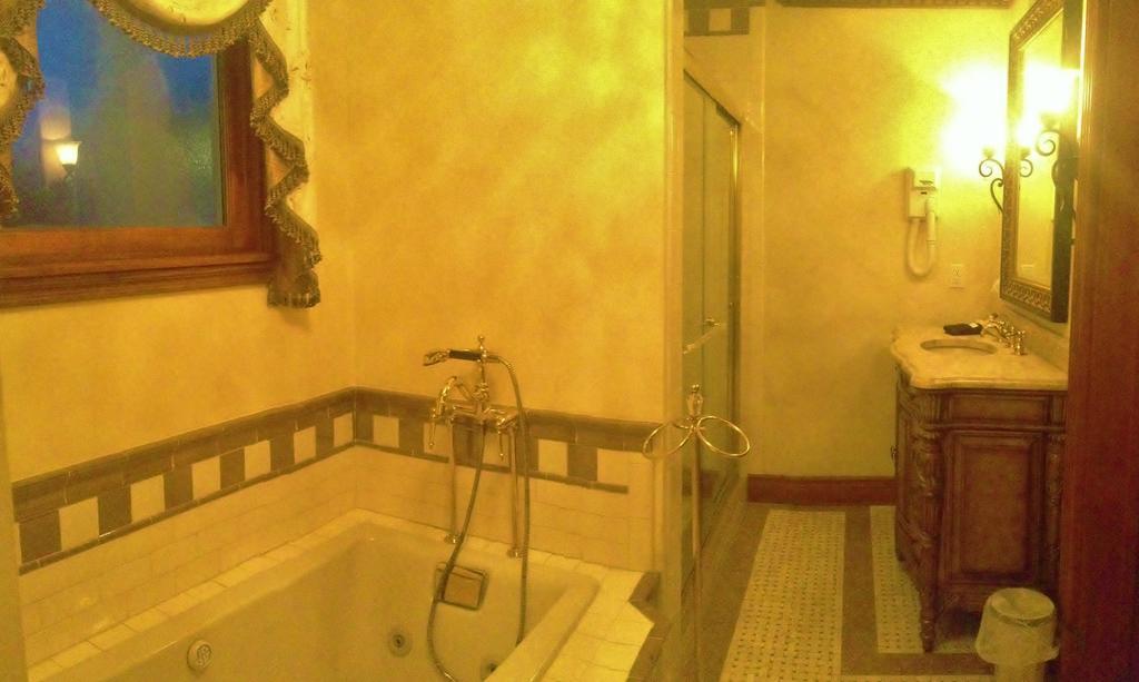 Double Room Spa Bath