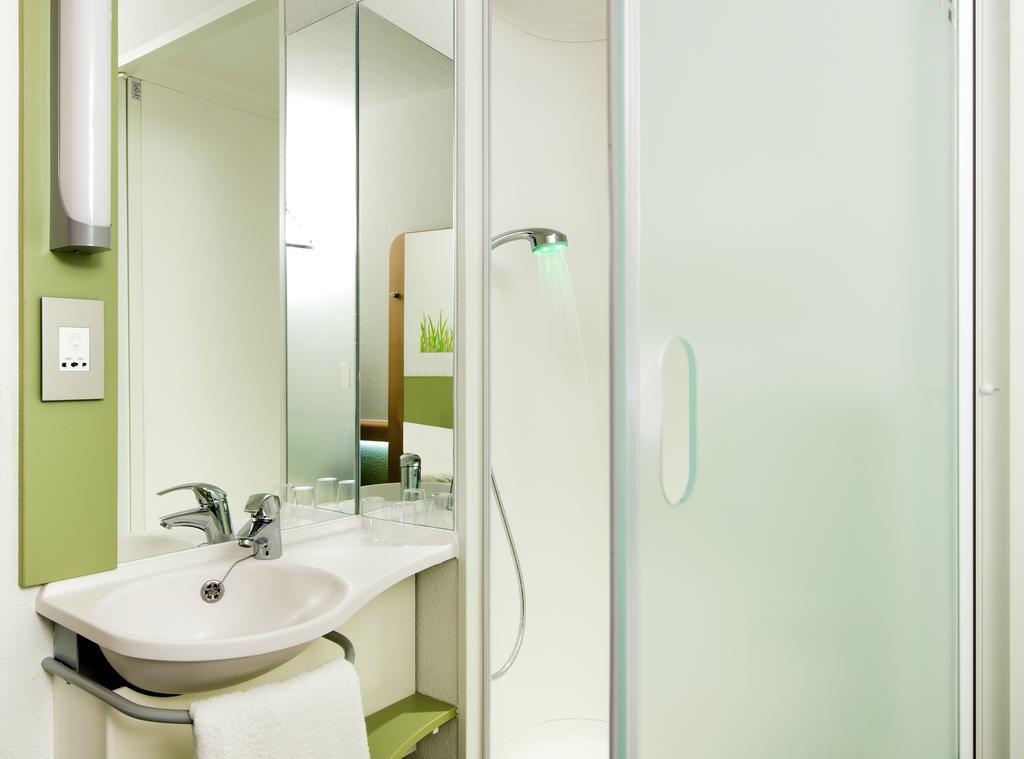 Standard Twin Room,185567535:JPEG