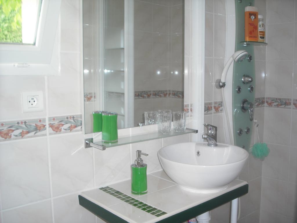 Double Room Private Bathroom