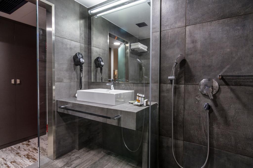 Standard Double or Twin Room,225340601:JPEG