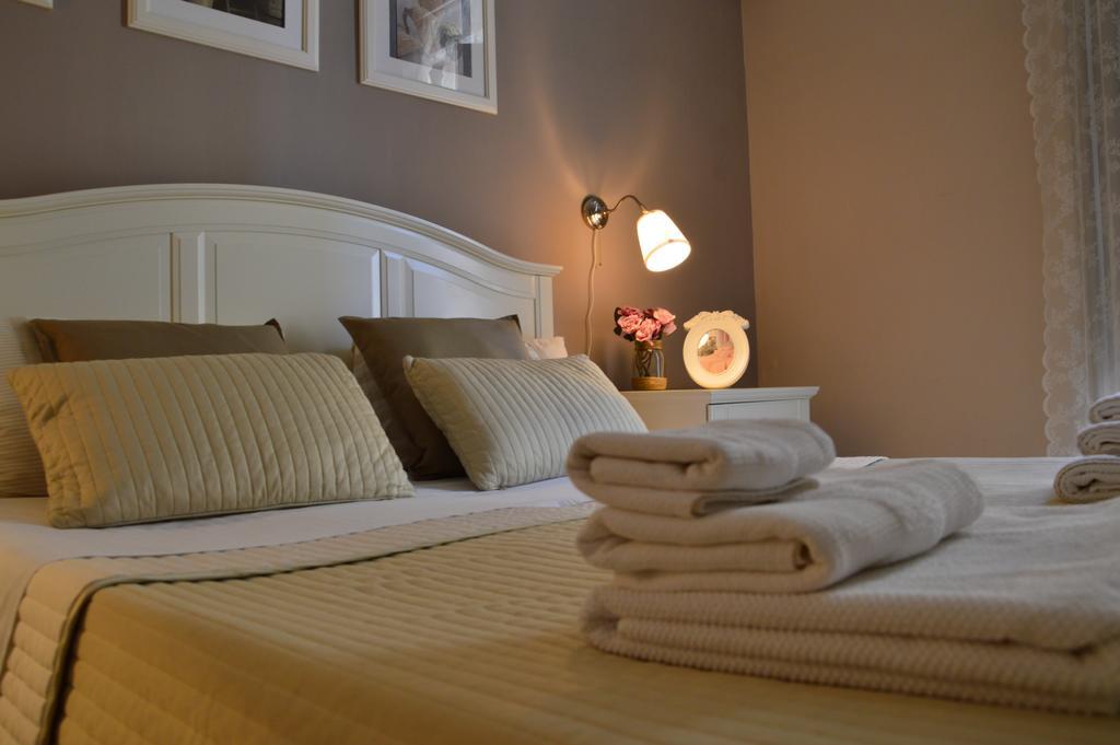 Double Room Extra Bed,225720761:JPEG