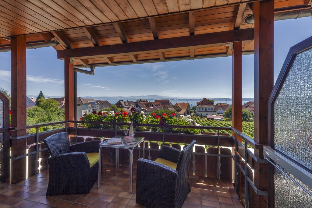 Doppelzimmer mit Balkon und Seeblick