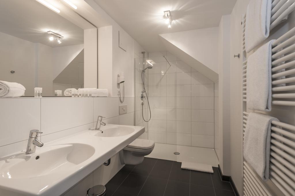 Superior Single Room,1126693287:JPEG