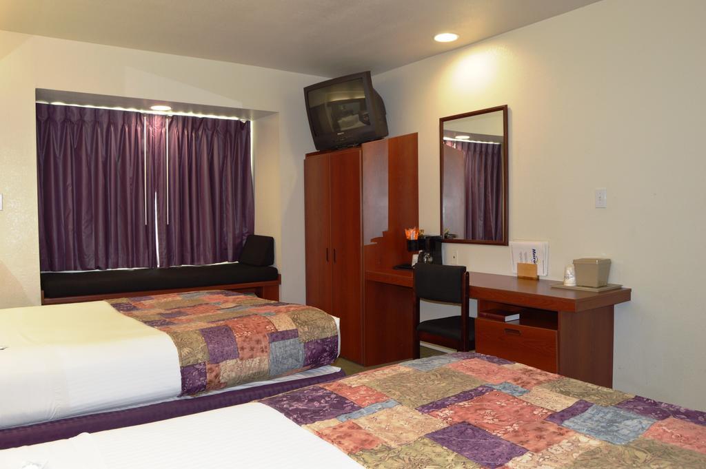 Queen Room Two Queen Beds Non-Smoking