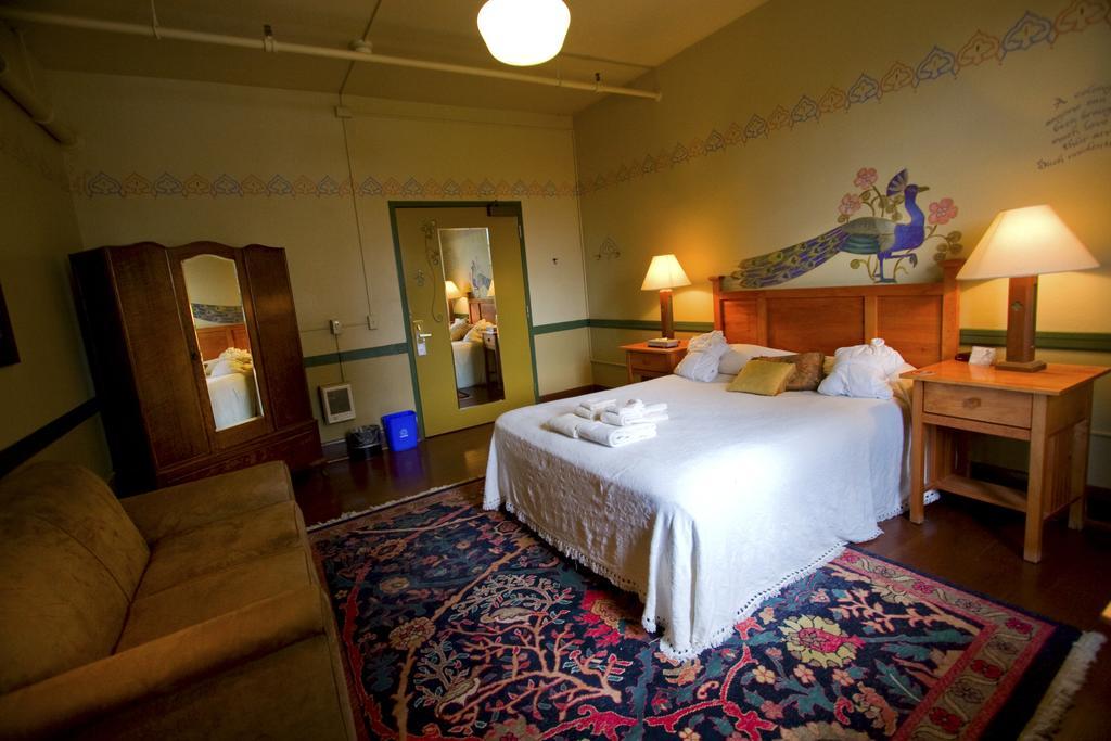 King Room with Shared Bathroom - No Pets