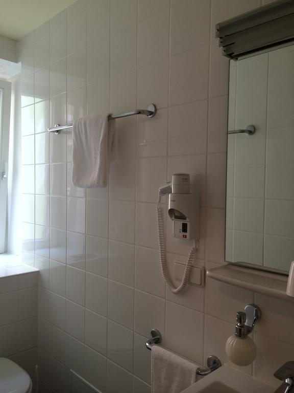 Single Room Bathroom