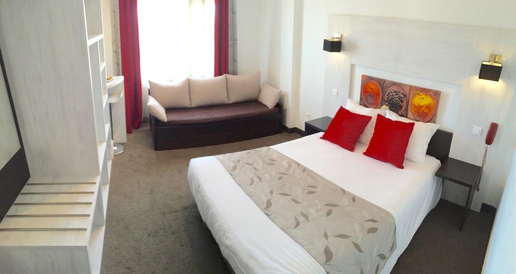 Family Room,692224737:JPEG