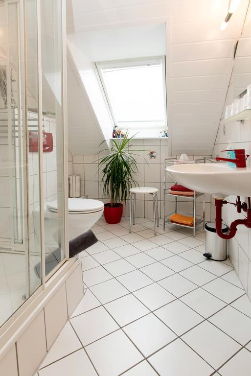 Two-Bedroom Apartment,1346032502:JPEG