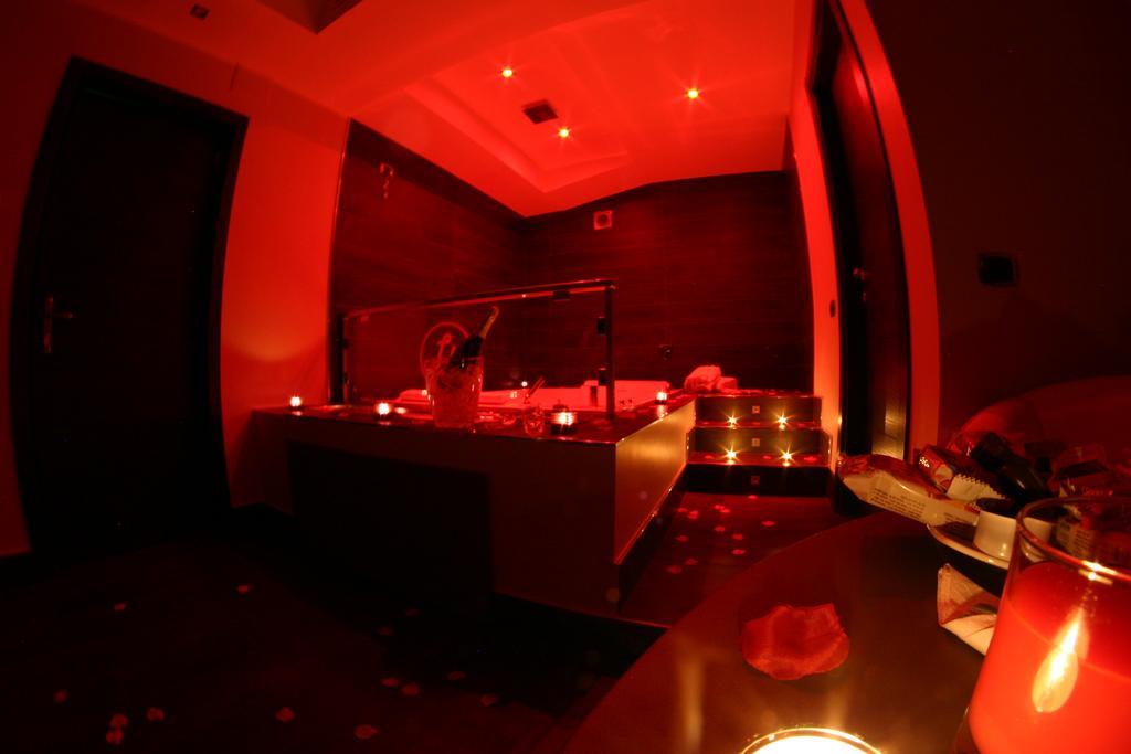 Suite Spa Bath,227842088:JPEG
