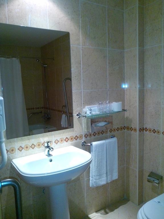 Suite,227852360:JPEG