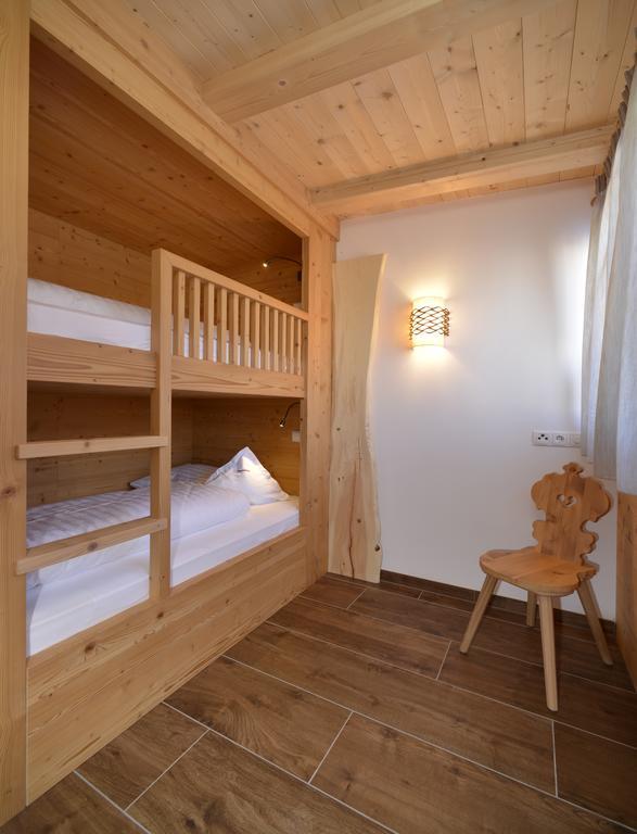 Three-Bedroom Apartment Balcony,234912417:JPEG