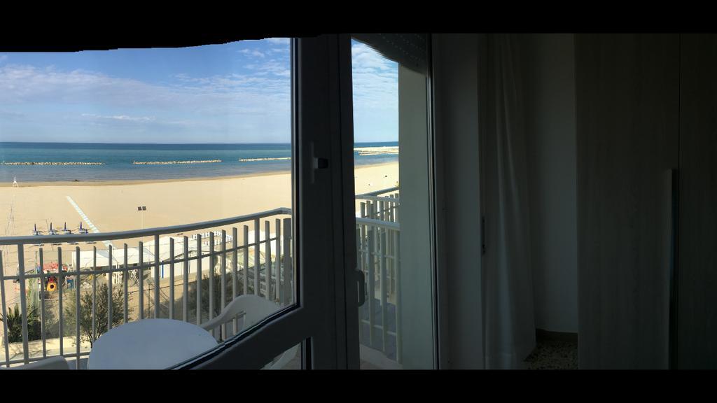 Triple Room,448515990:JPEG