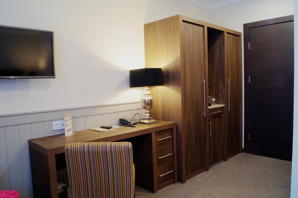 Standard Double Room,229378084:JPEG