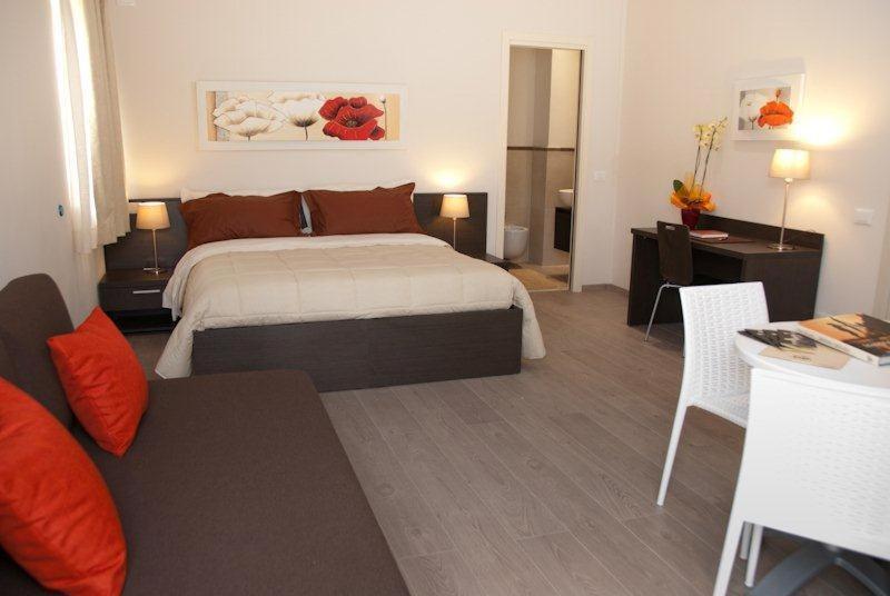 Double Room,396165357:JPEG