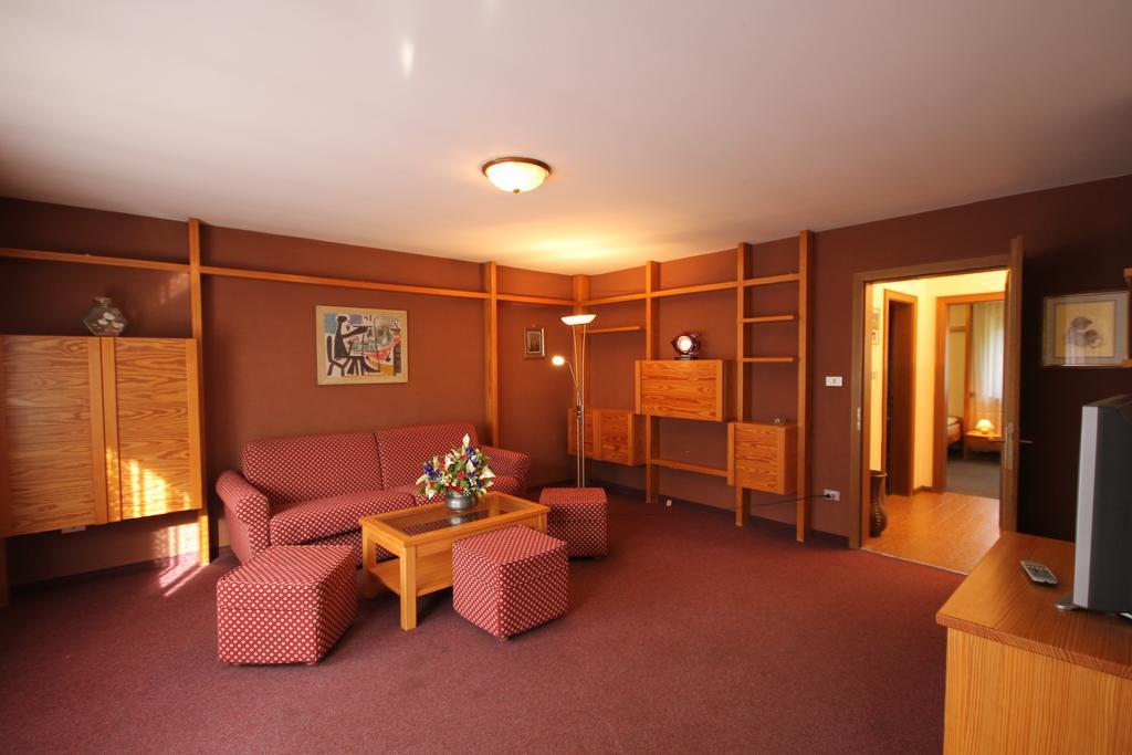 Two-Bedroom Apartment,1589077874:JPEG