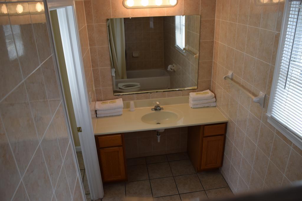 Standard Suite,132548244:JPEG