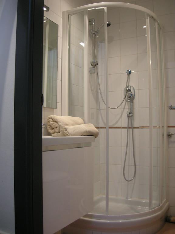 Deluxe Room Private External Bathroom,232104103:JPEG