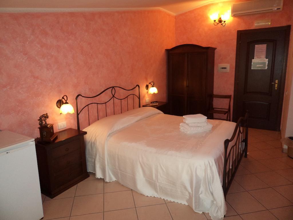 Classic Double Room,233769934:JPEG
