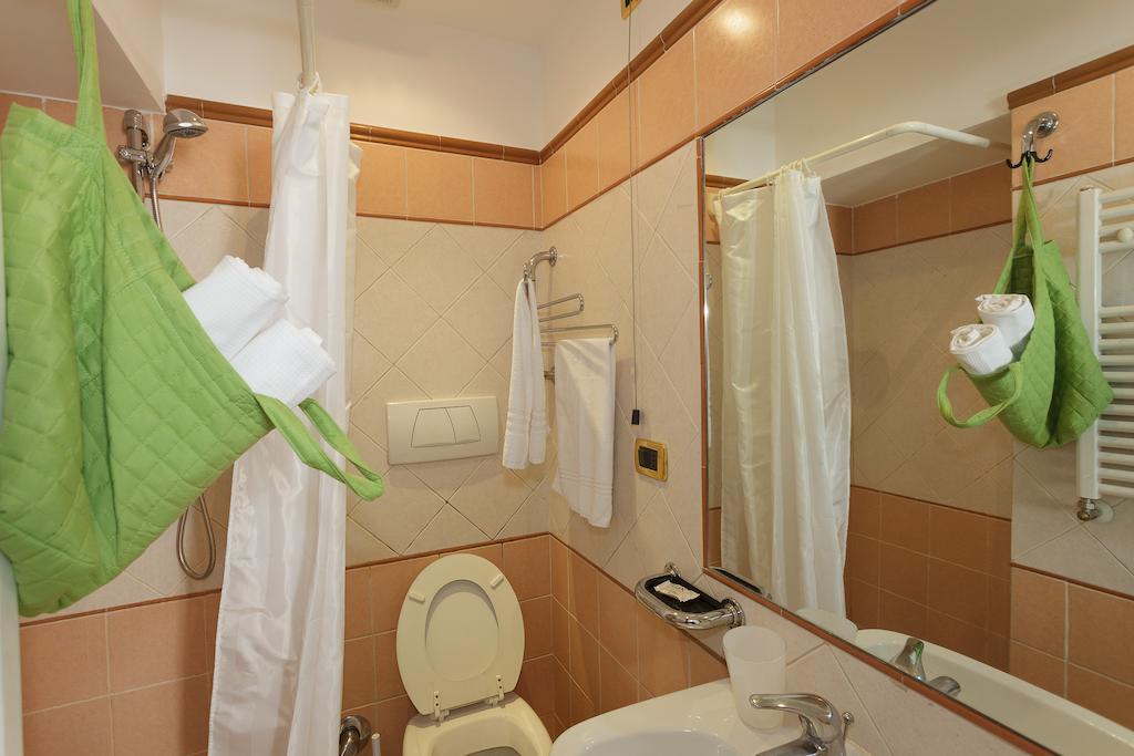 Double Room with Private Bathroom,232657069:JPEG