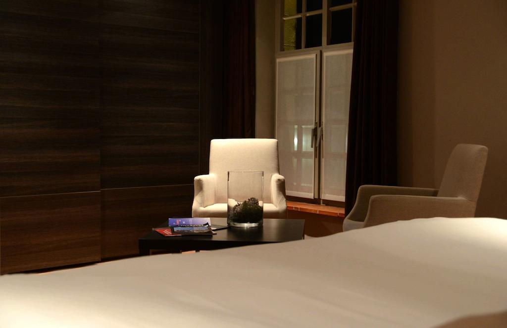 Deluxe Double Room Shower