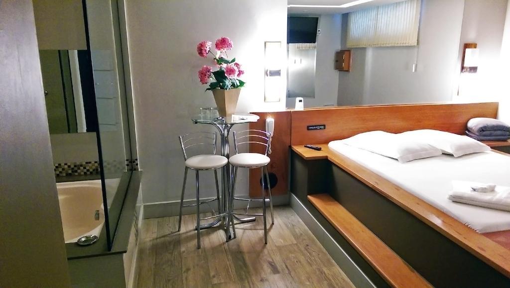 Suite Master Spa Bath,232735303:JPEG