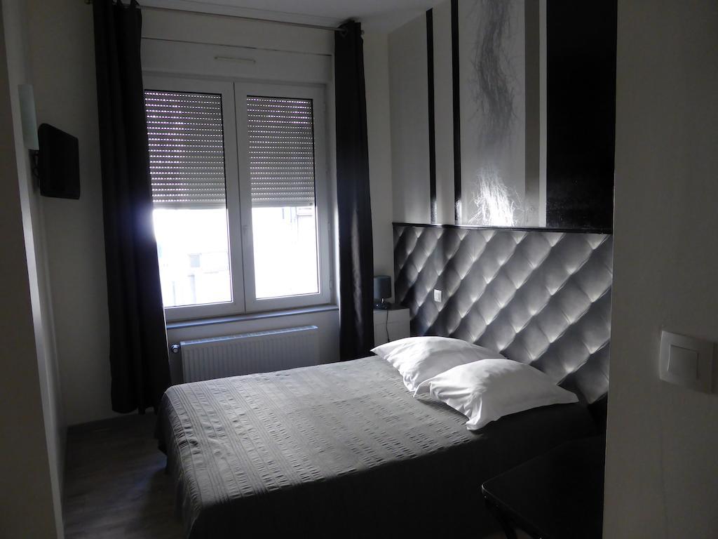 Standard Double Room,233320396:JPEG