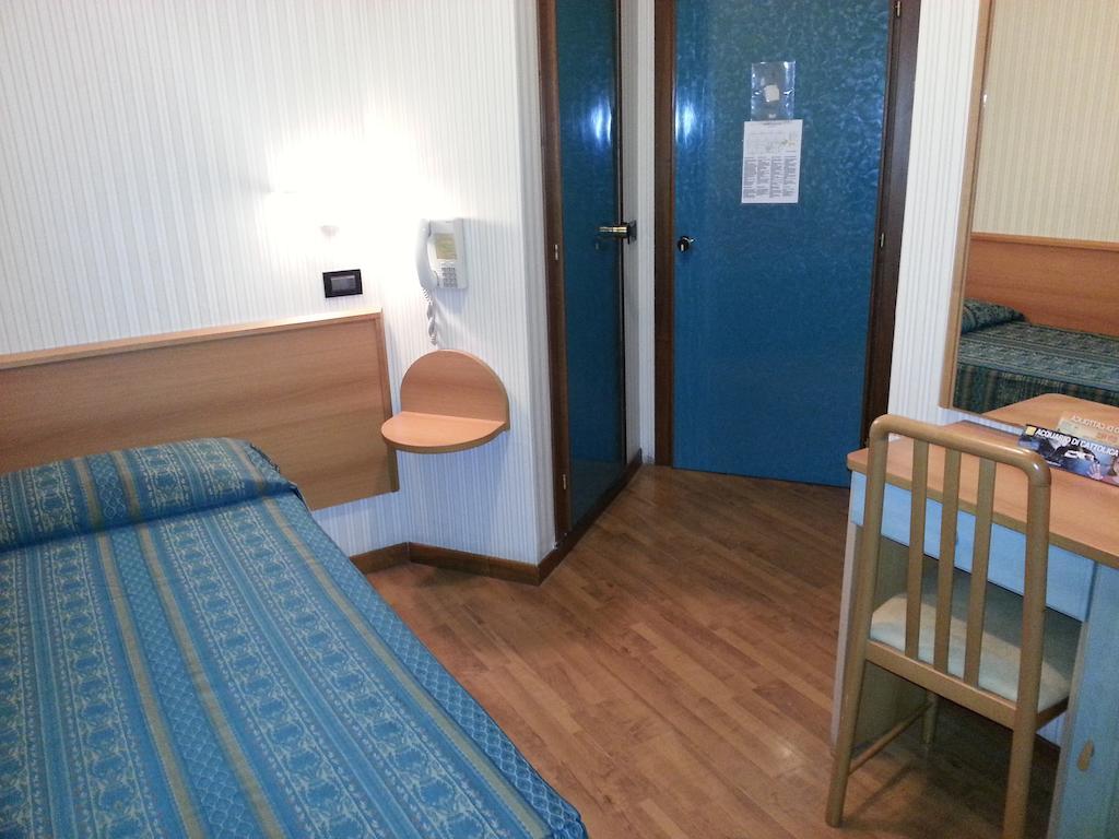 Single Room,234599215:JPEG