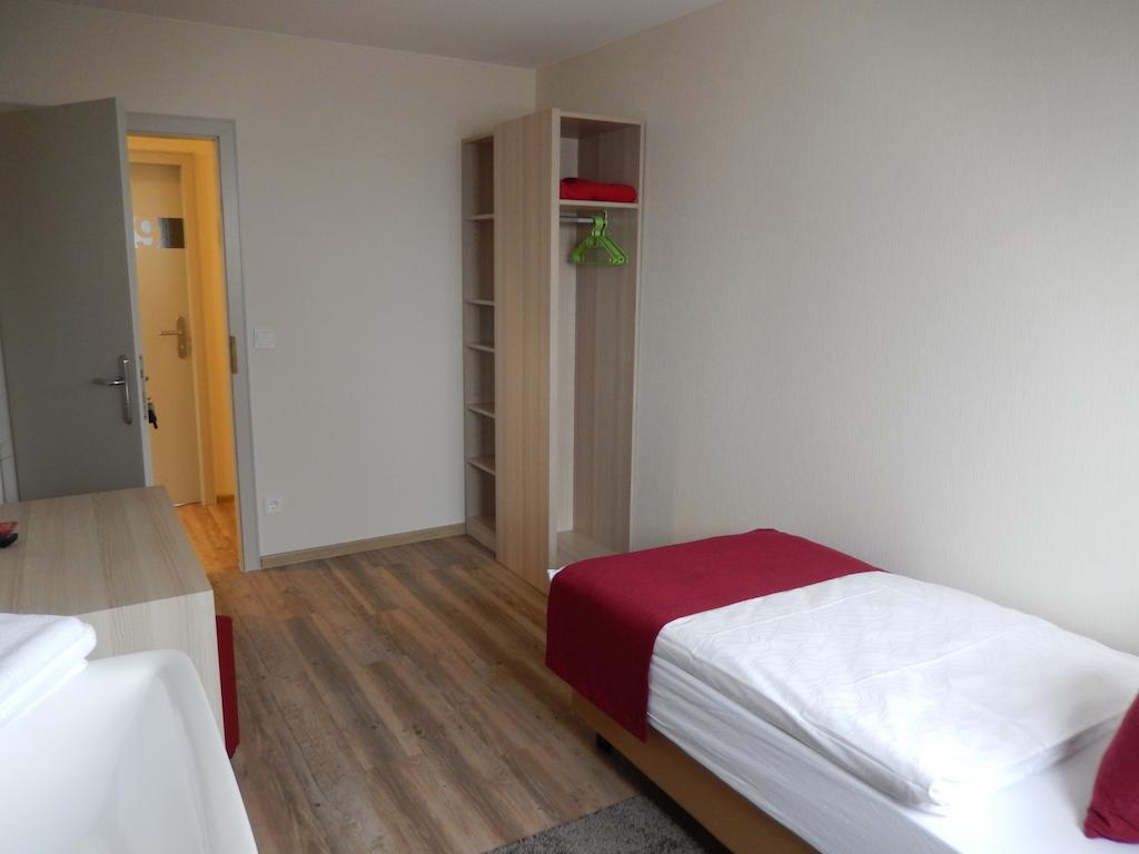 Single Room,235878429:JPEG