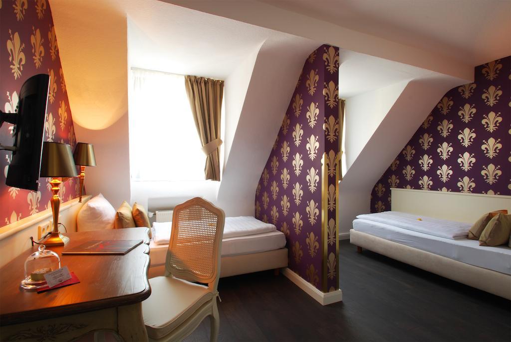 Double or Twin Room,688263723:JPEG