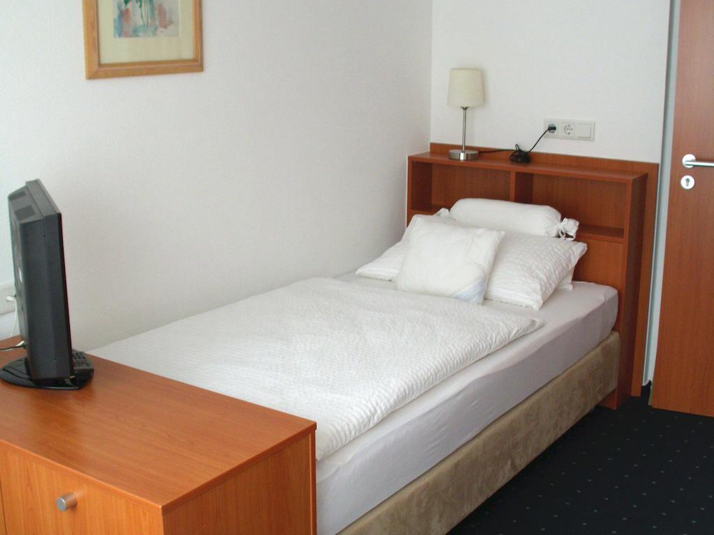 Single Room Balcony,236049913:JPEG