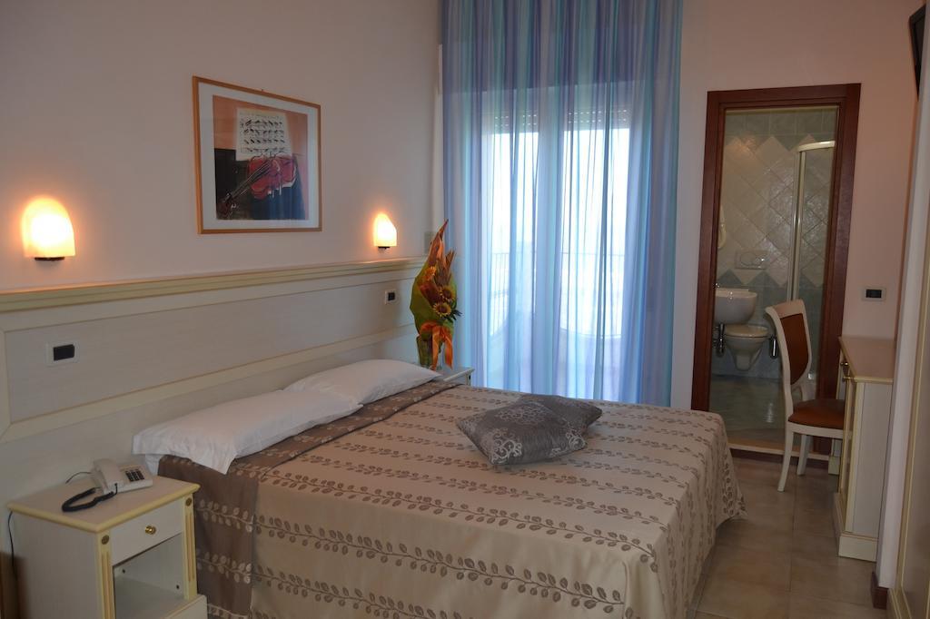 Double Room,917115412:JPEG