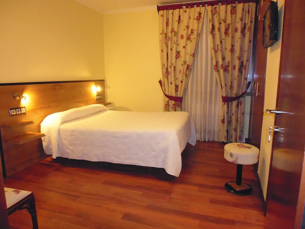 Single Room,236659617:JPEG