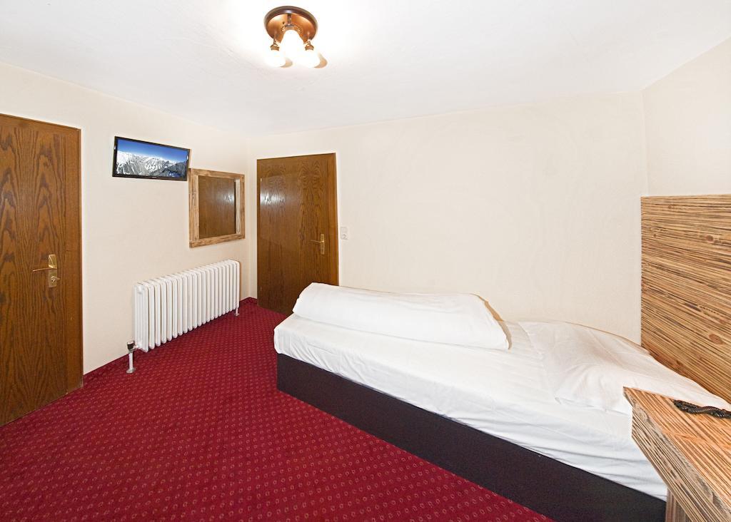 Budget Triple Room