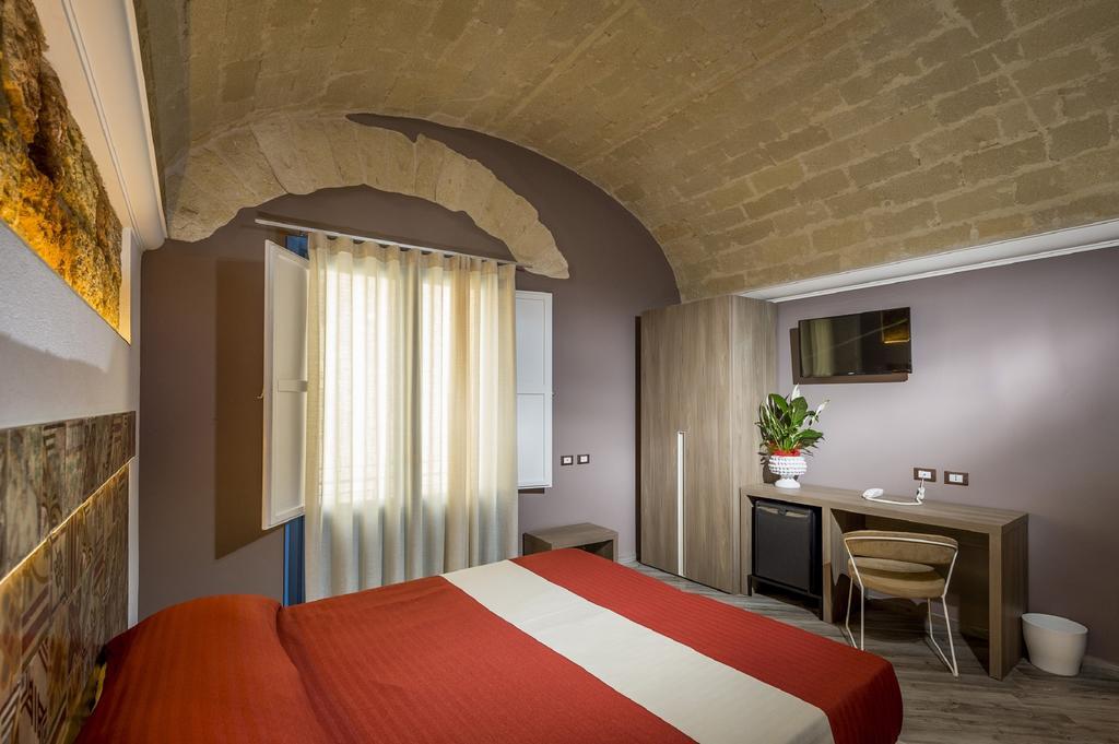 Double Room,239336553:JPEG
