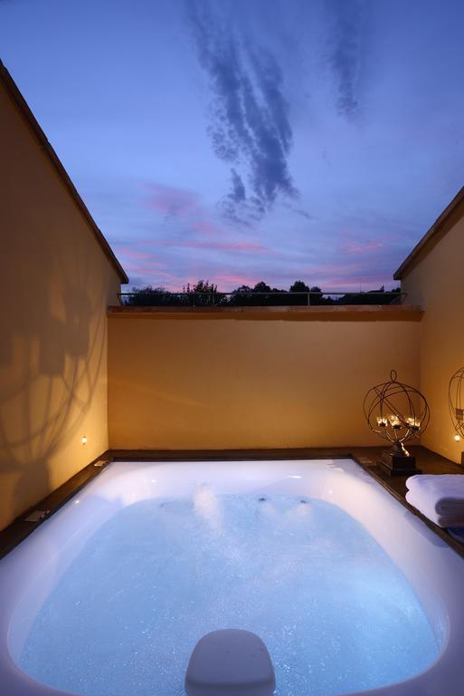 Junior Suite Spa Bath,239476489:JPEG