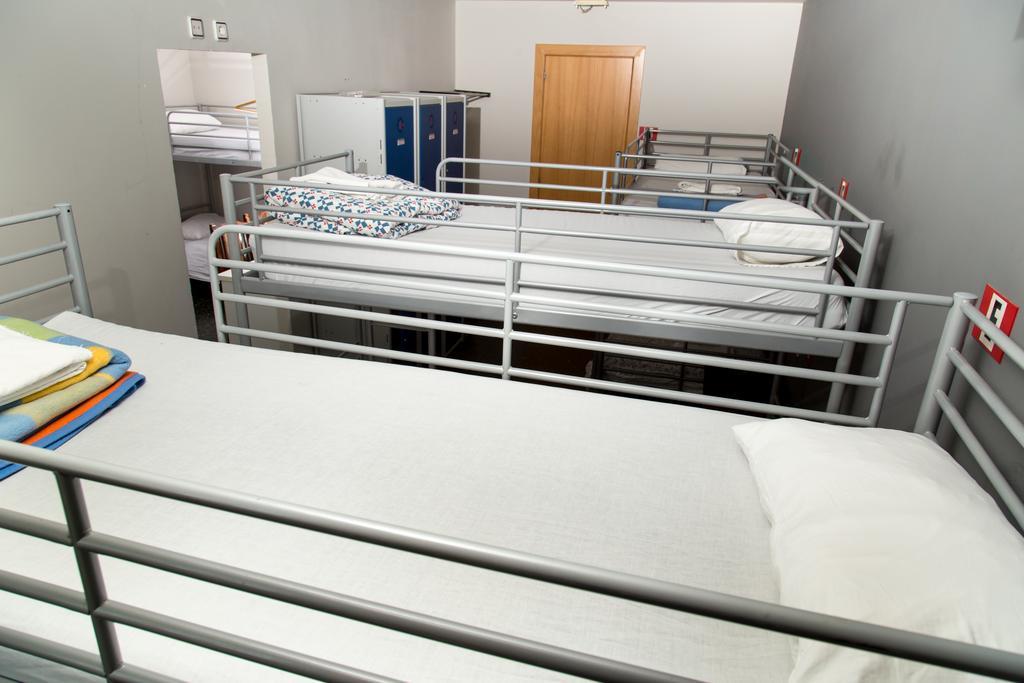 Bed 9-Bed Mixed Dormitory Room