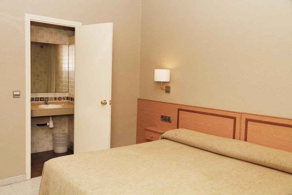Double or Twin Room Bathroom