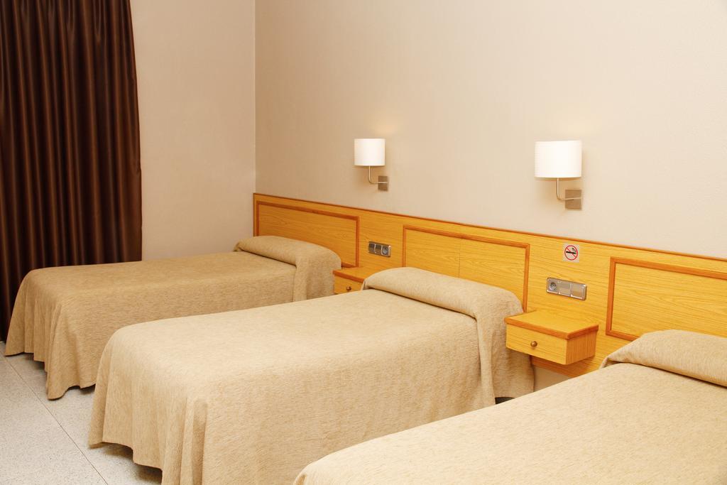 Triple Room Bathroom