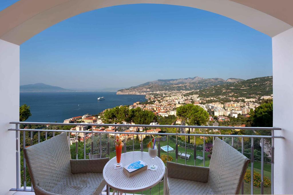 Deluxe Double or Twin Room Sea View