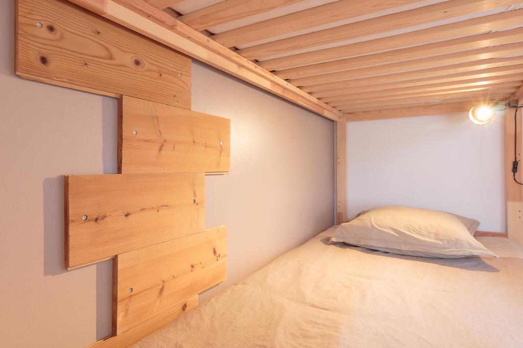 Single Bed Mixed Dormitory Room,239739633:JPEG