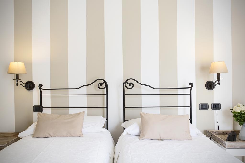 Standard Double Room,737761429:JPEG