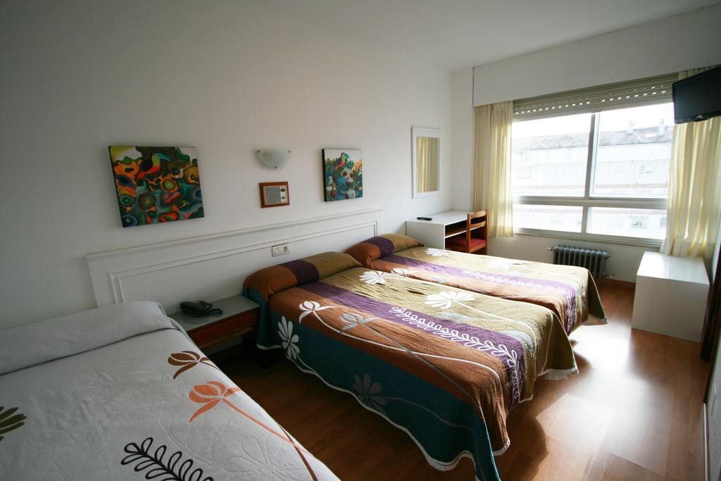 Twin Room Extra Bed Private Bathroom,395382807:JPEG