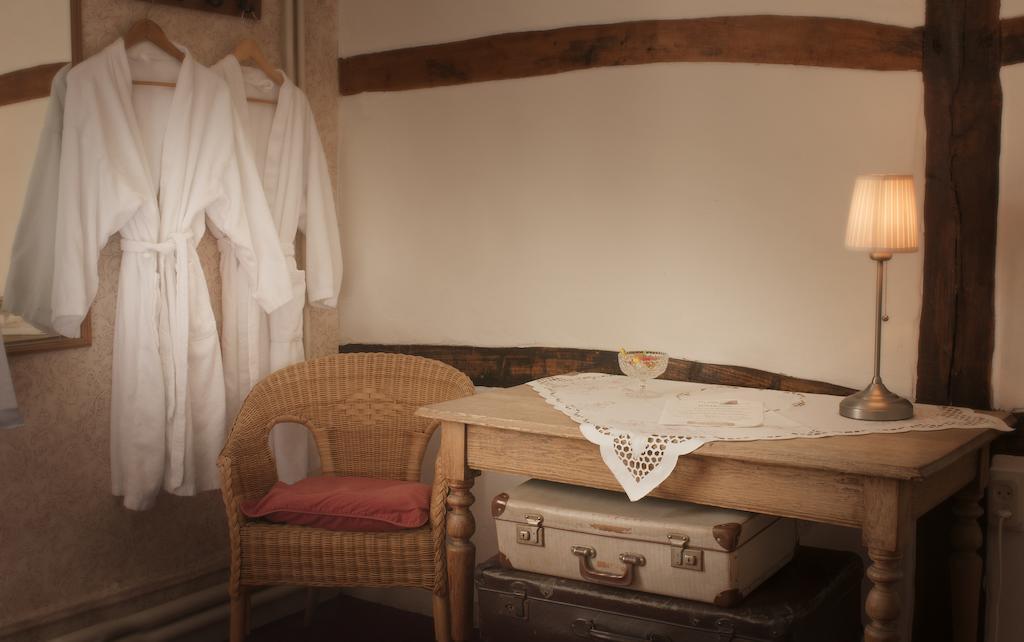 Twin Room,1695761645:JPEG