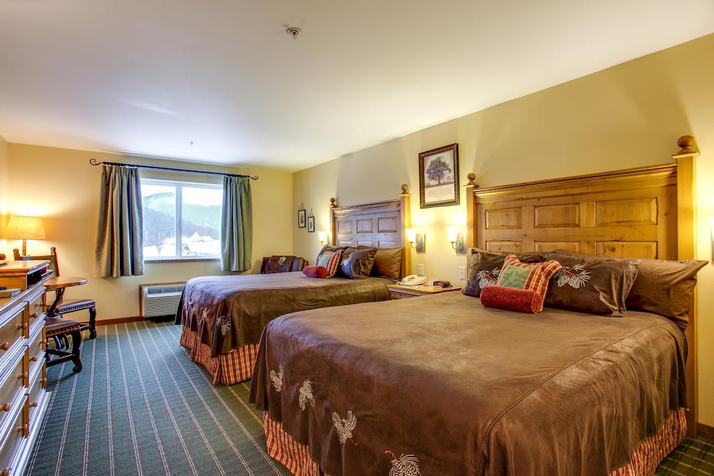 Standard Queen Room Two Queen Beds