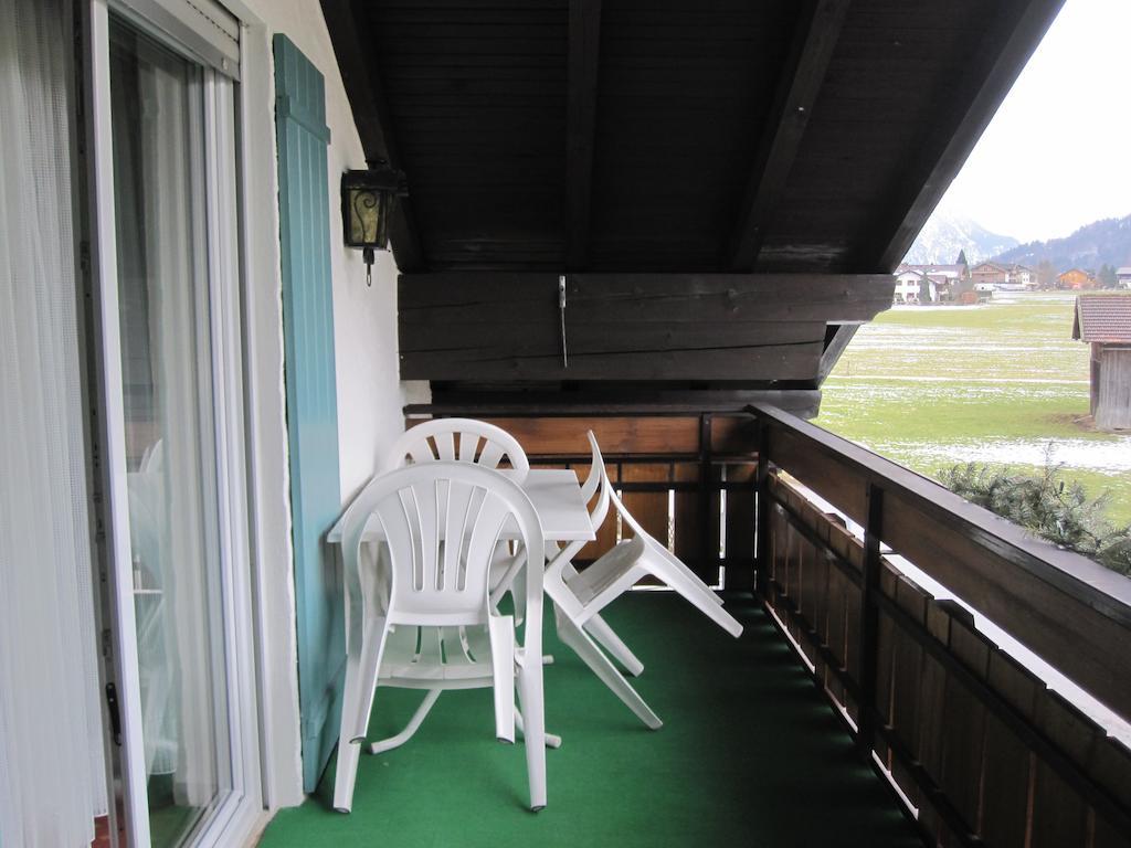 One-Bedroom Apartment Balcony 10