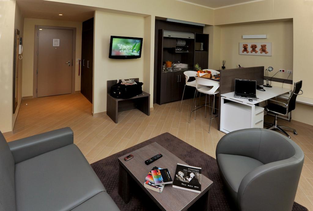 One-Bedroom Apartment,237135989:JPEG