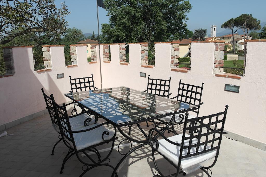 Family Room Terrace,1410918248:JPEG