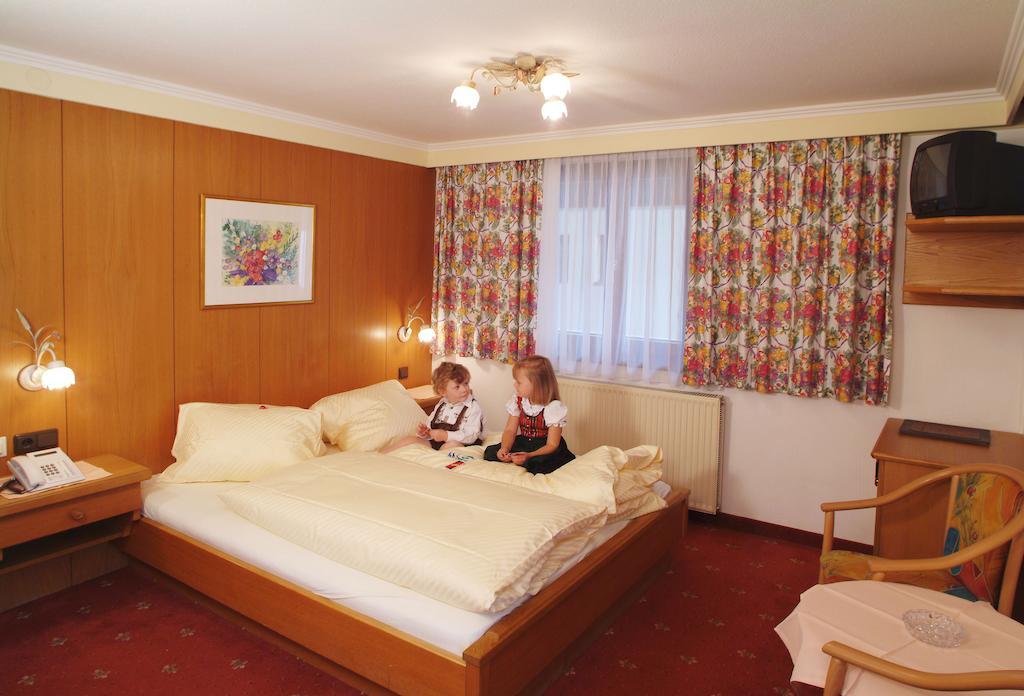 Double Room,845849444:JPEG
