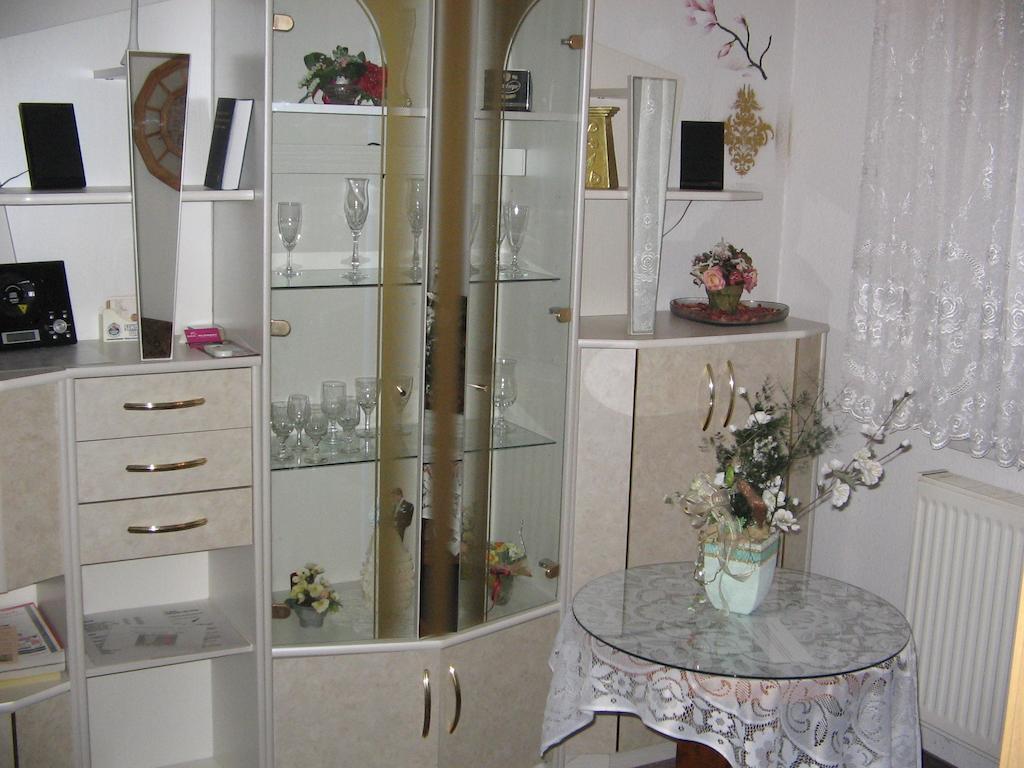 Honeymoon Suite